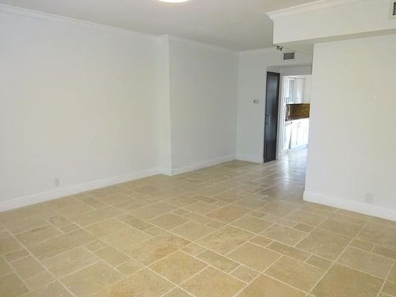 3rd image of 1800 Meridian Ave APT 9