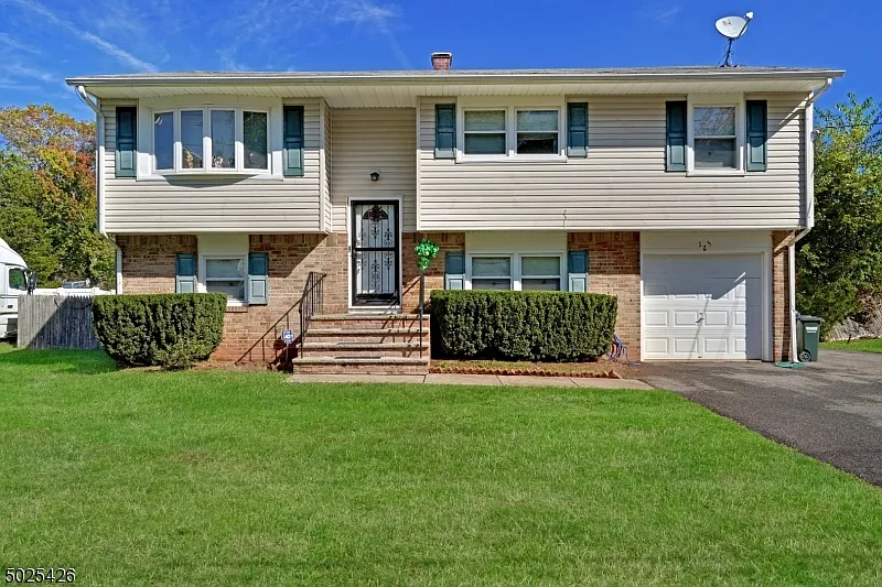 125 Berger St photo 1