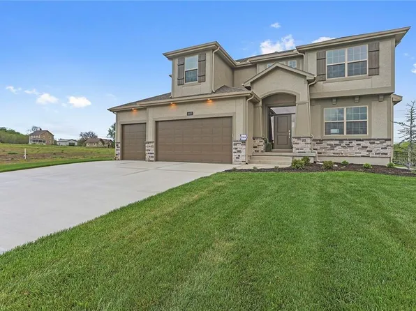 2037 SW Harvest Moon Ln, Lees Summit, MO 64082