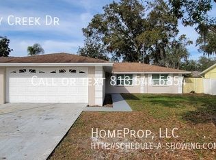 526 Sandy Creek Dr, Brandon, FL 33511