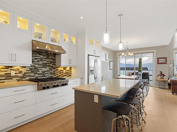 3rd image of 6089 Sansum Dr