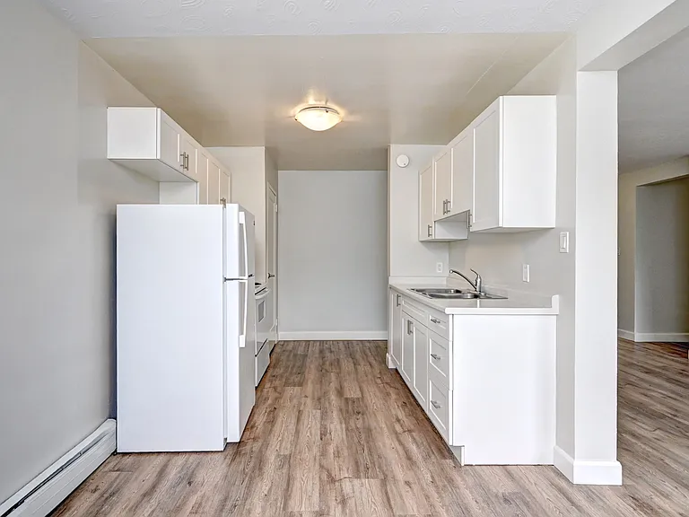 310 Clyde Rd — Photo 10