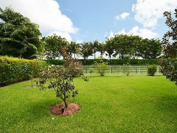 Home For Sale In Equestrian Club