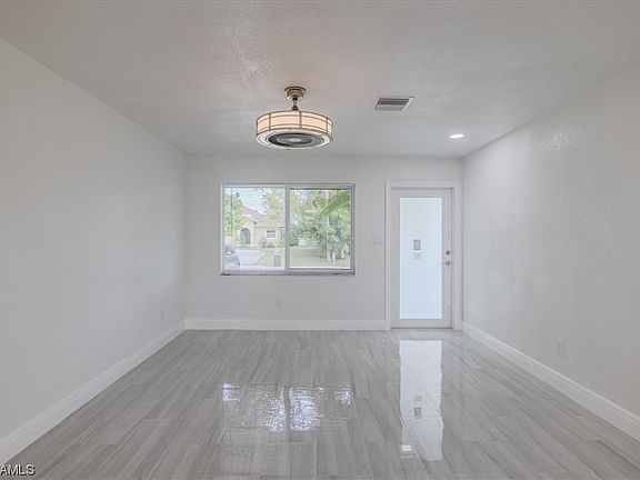 2nd image of 6 NE 17th Pl