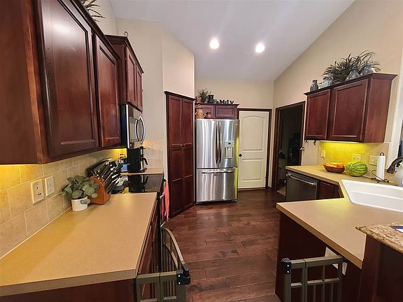 4th image of 2615 N Woodridge Ct