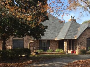 4 Pine Manor Cir, Kilgore, TX 75662