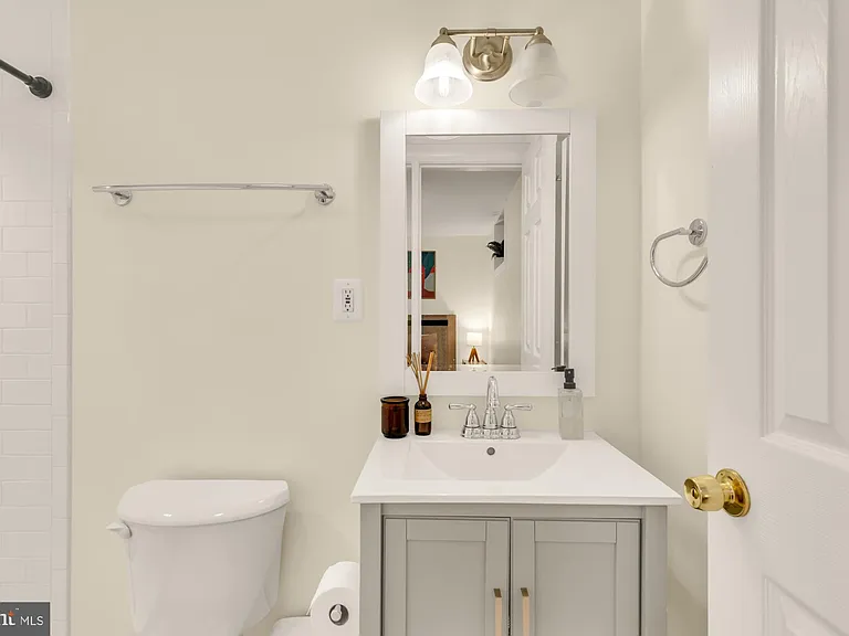 2536 S Walter Reed Dr #D — Photo 20