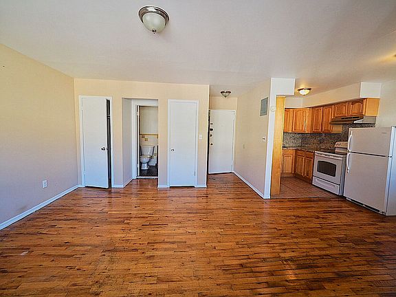 2nd image of 2542 14th Pl APT 2F