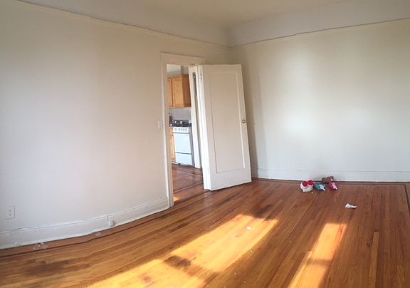 3rd image of 2970 Ocean Ave #1I