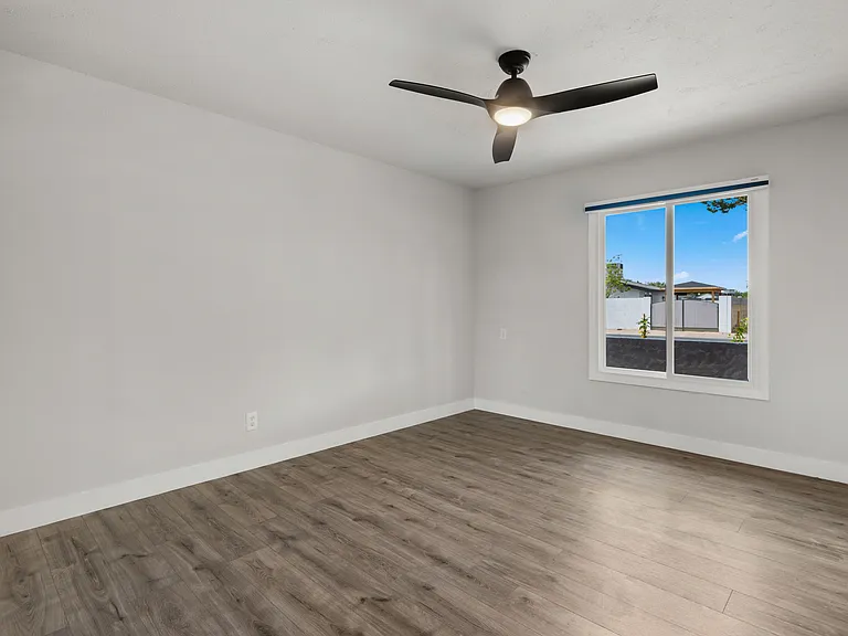 1615 E Fremont Dr — Photo 22