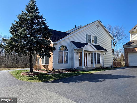 3rd image of 3754 Millpond Ct