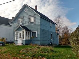 522 Stambaugh Ave, Iron River, MI 49935