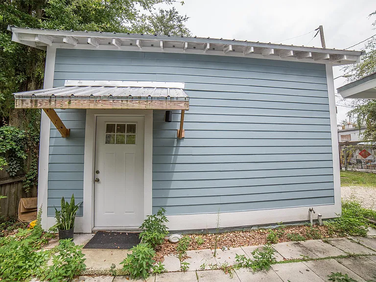 101 NW 7th Ter #10 — Photo 1