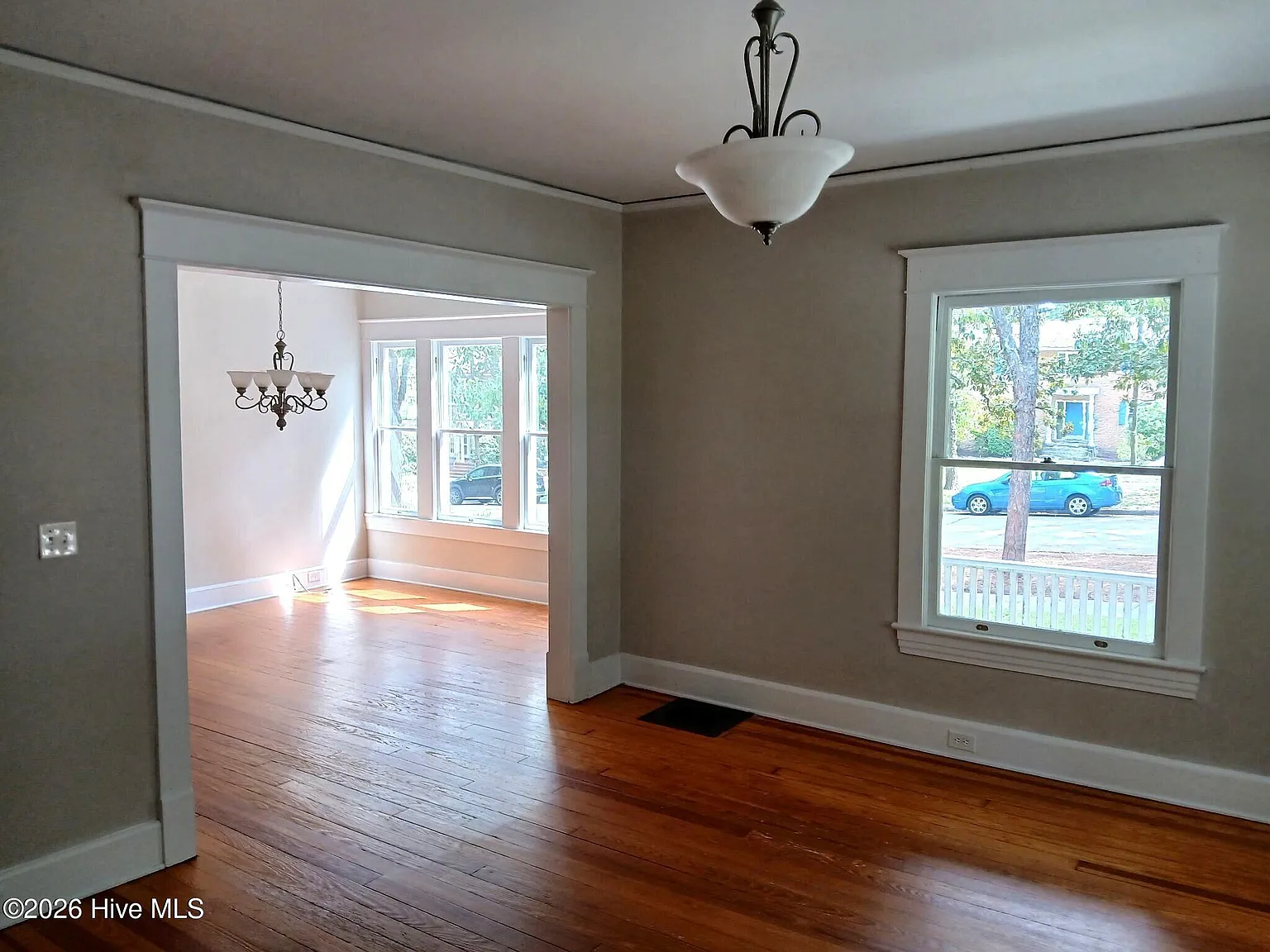 2 bed, 1.5 bath, 1600 sqft, $1,800 — Photo 4