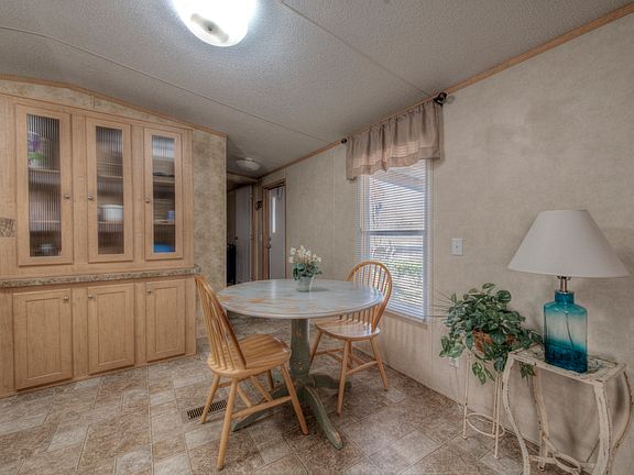 4th image of 44 Tumbleweed Dr