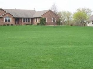 897 Gallagher Ln, Stoughton, WI 53589