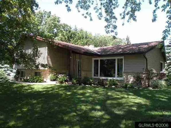 W13851 Skyline Cir, Ripon, WI 54971