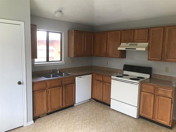 5th image of 118 E Amberway Ln