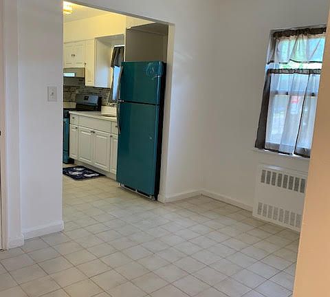 2nd image of 21-24 Utopia Pkwy #1