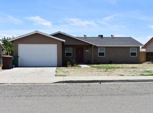 1016 E Shasta St, Avenal, CA 93204