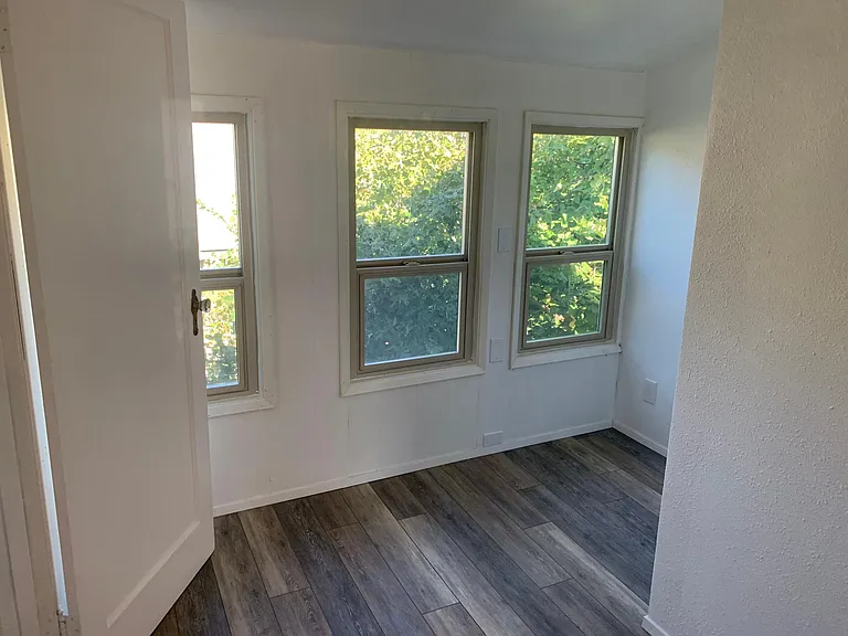 304 S Anderson St — Photo 14