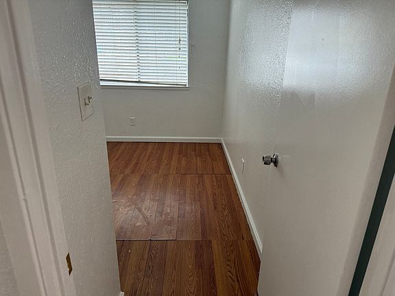 5th image of 2215 Knickerbocker Dr
