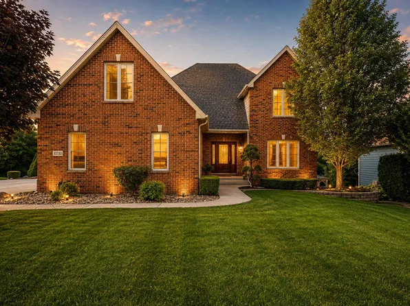 10730 Erie Dr, Crown Point, IN 46307