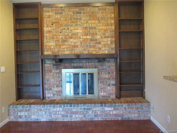 5th image of 1926 Green Meadows Dr