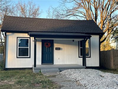 608 W Peoria St, Paola, KS, 66071