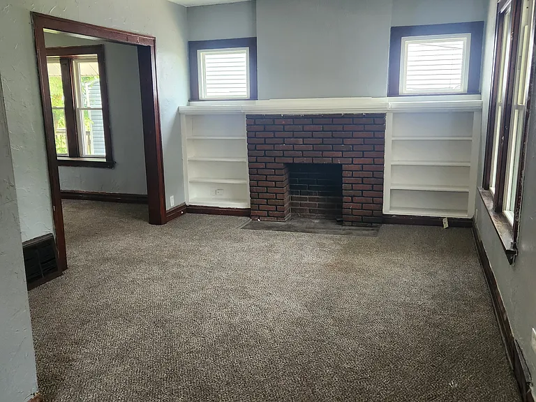 811 Sheridan Ave — Photo 2