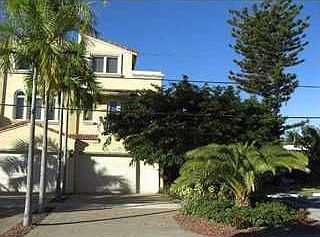 1st image of 2717 NE 14th St