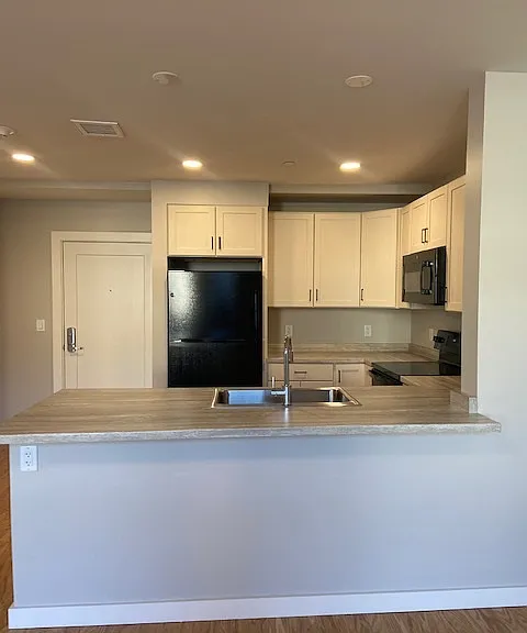 Moran Square Apartments — Photo 4