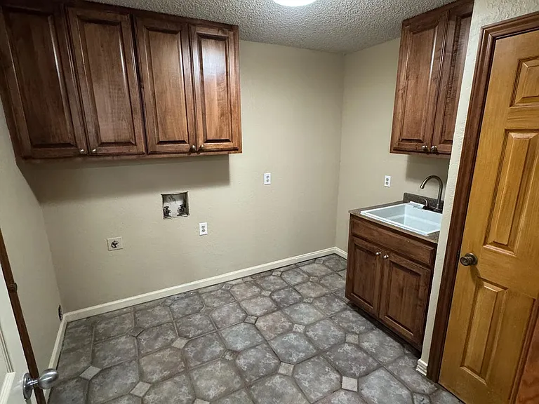 3622 Green Hollow Dr — Photo 20