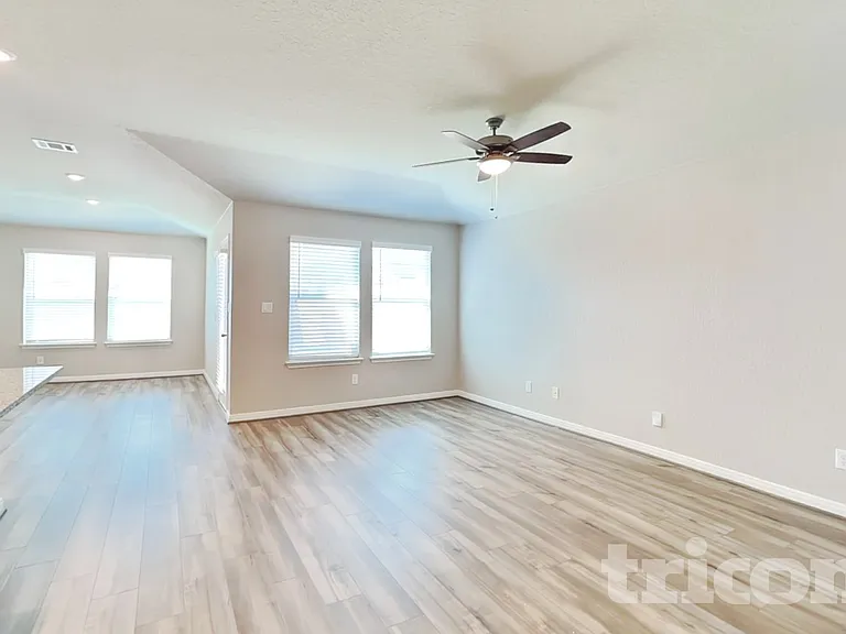 13542 Paxton Blvd — Photo 2