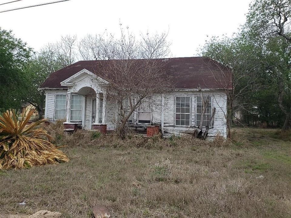 1st image of 1018 S Us Highway 281