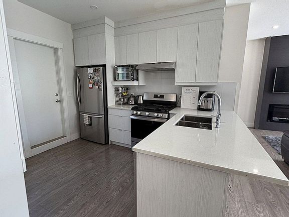 3rd image of 8033 166b St #4