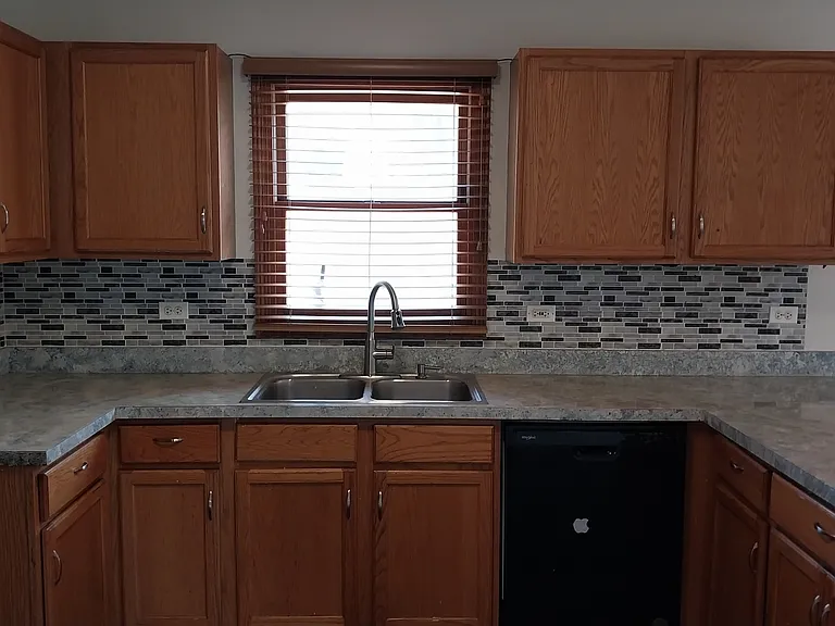 5420 Hillside Dr — Photo 9