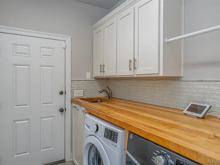 1613 Haworth Park Way — Photo 15