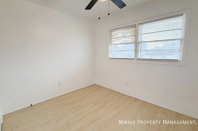 5005 Avenue W #12 — Photo 12