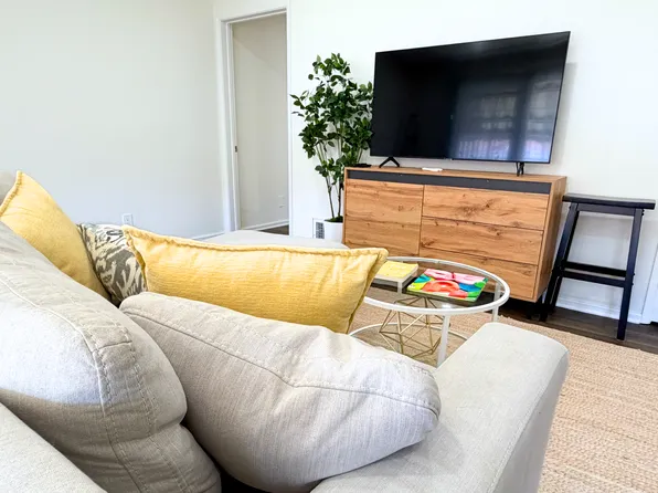 808 Alandele Ave, Los Angeles, CA 90036