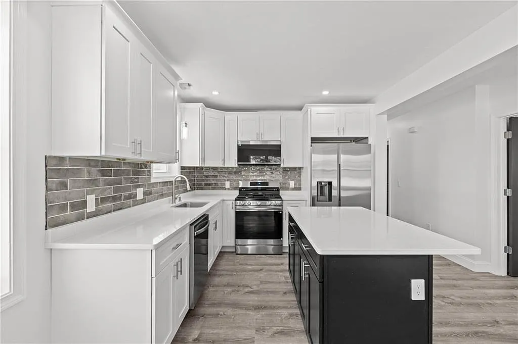 Building Photo - 29 Stansbury St #1