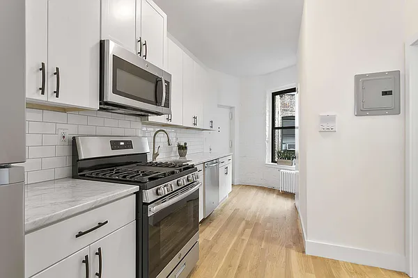 Sold by Compass | media 9