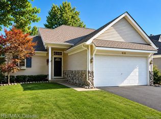818 Yorick Path #11, Wixom, MI 48393