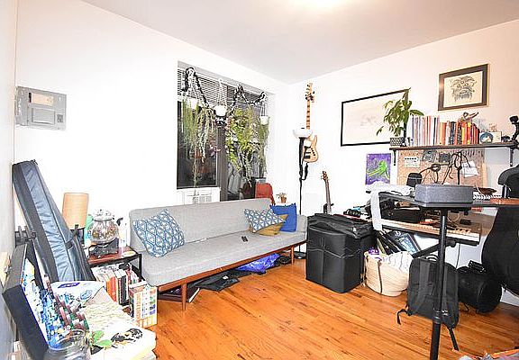 2nd image of 505 Lafayette Ave APT 4D