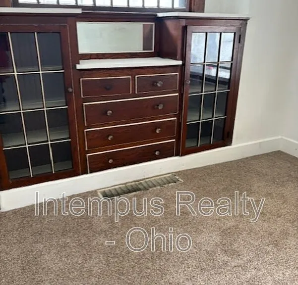 633 Cassius Ave #1 — Photo 4