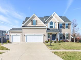 8837 Hazelwood Run, North Ridgeville, OH 44039