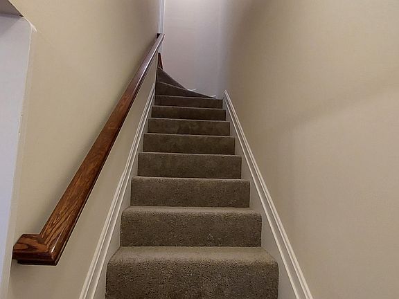 4th image of 960 Willow Ave