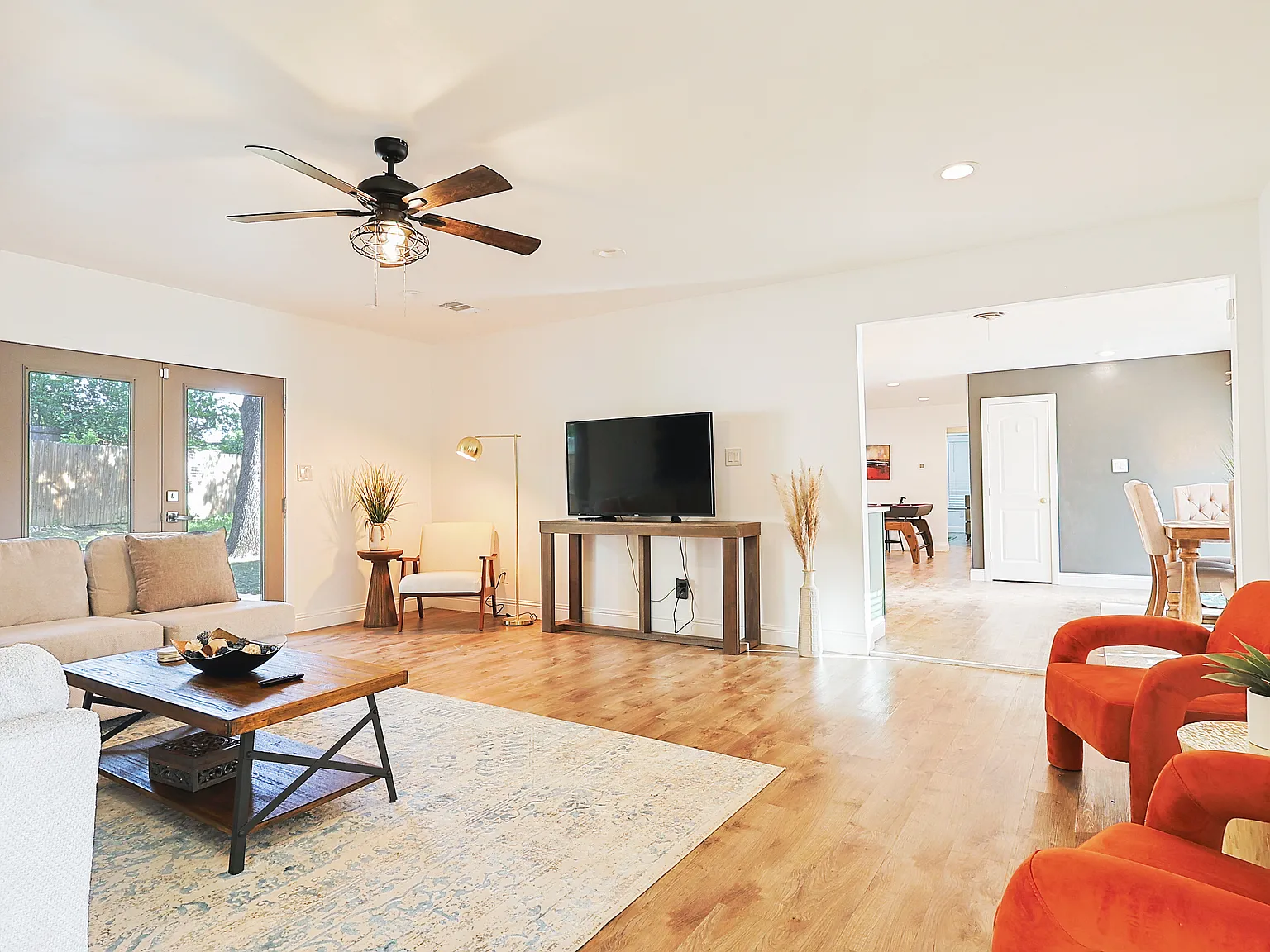 4 bed, 1973 sqft, $6,800 — Photo 4