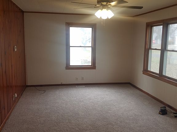 3rd image of 1111 Newdale Cir