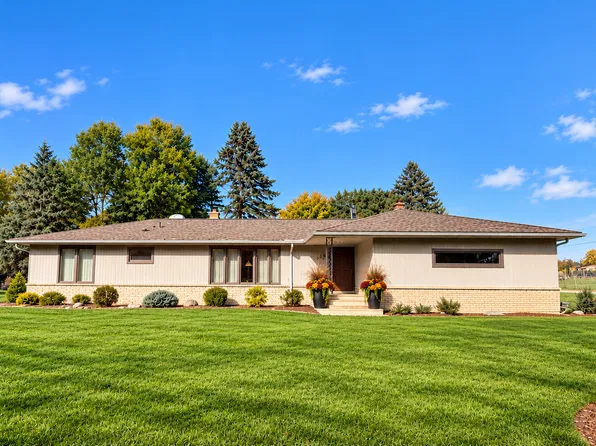 1951 Skillman Ave W, Roseville, MN 55113